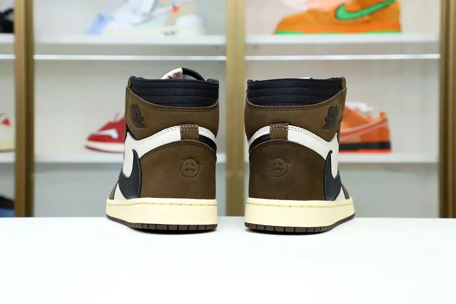 OG HIGH TRAVIS X RETRO 1 JORDAN 'MOCHA' Kimikick AIR SCOTT 0728